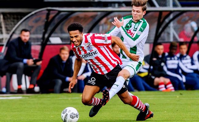 后卫富安健 后卫富安健