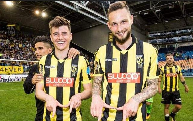 他们在与巴 他们在与巴